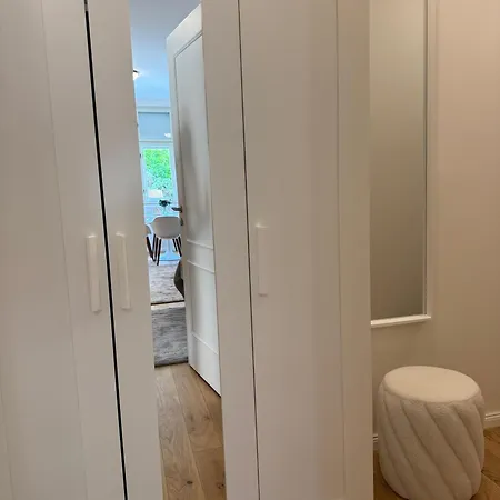アパート Modern Luxury With Garden プラハ