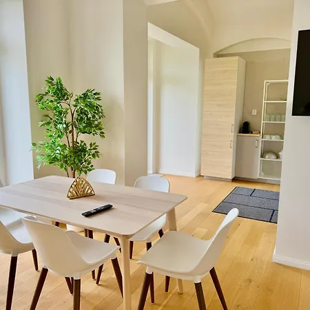 Modern Luxury With Garden プラハ