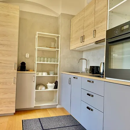 Modern Luxury With Garden Lägenhet