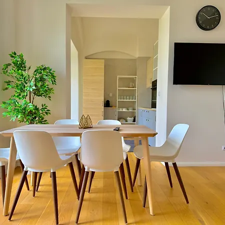 Modern Luxury With Garden Prag