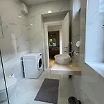Modern Luxury With Garden * براغ