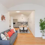 Apartment Modern Luxury With Garden Prag