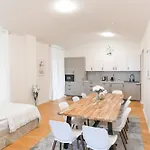 Modern Luxury With Garden Apartament *