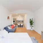 Modern Luxury With Garden Apartment Prag