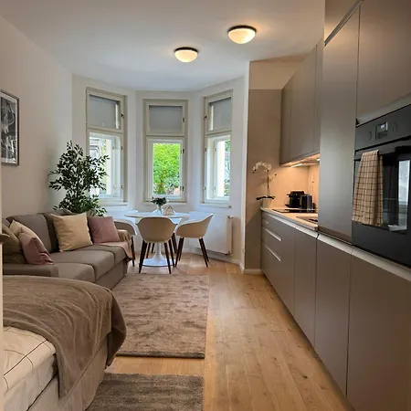 Lejlighed Modern Luxury With Garden *