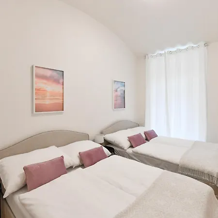 Modern Luxury With Garden Διαμέρισμα *