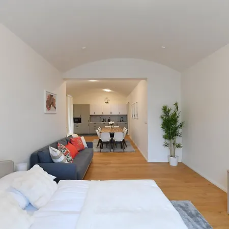 Modern Luxury With Garden * Praga
