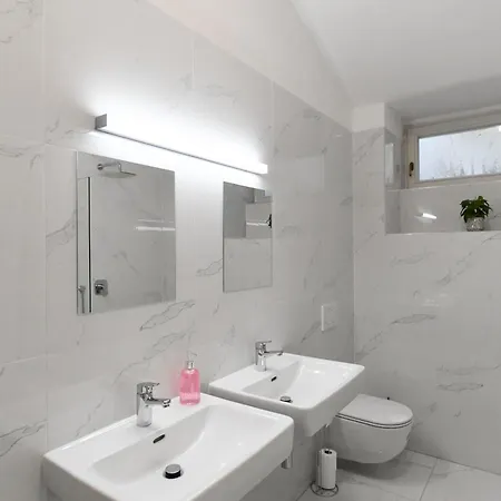 Modern Luxury With Garden *