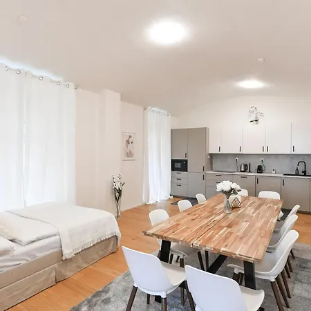 Modern Luxury With Garden Lejlighed Prag