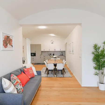 Apartment Modern Luxury With Garden Prague