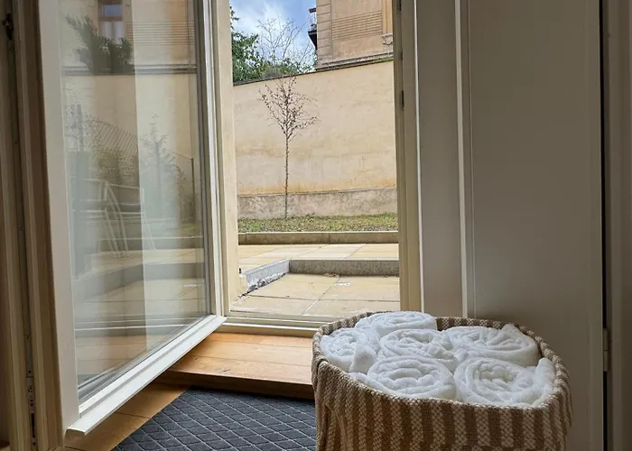 Διαμέρισμα Modern Luxury With Garden *