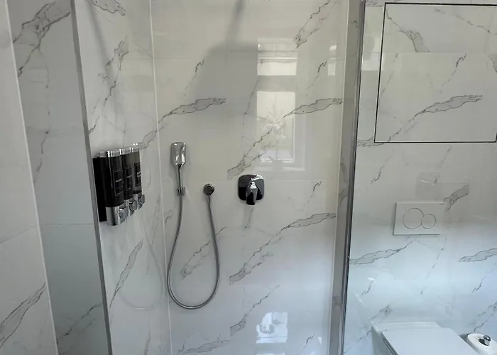 Modern Luxury With Garden * Πράγα