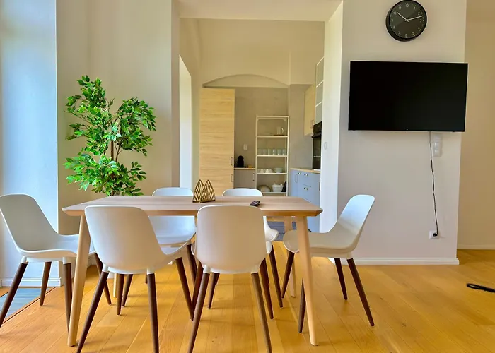 Modern Luxury With Garden Πράγα