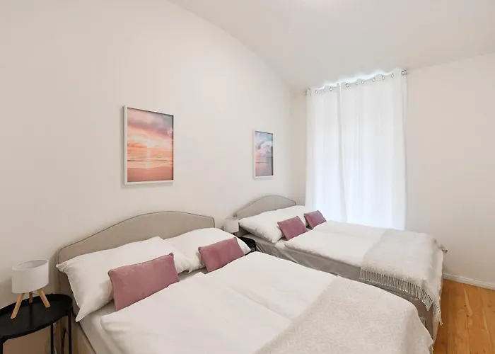 Modern Luxury With Garden Διαμέρισμα *