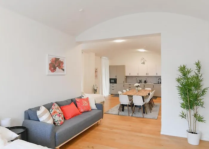 Modern Luxury With Garden Διαμέρισμα Πράγα
