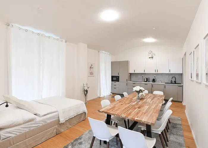 Modern Luxury With Garden Διαμέρισμα Πράγα