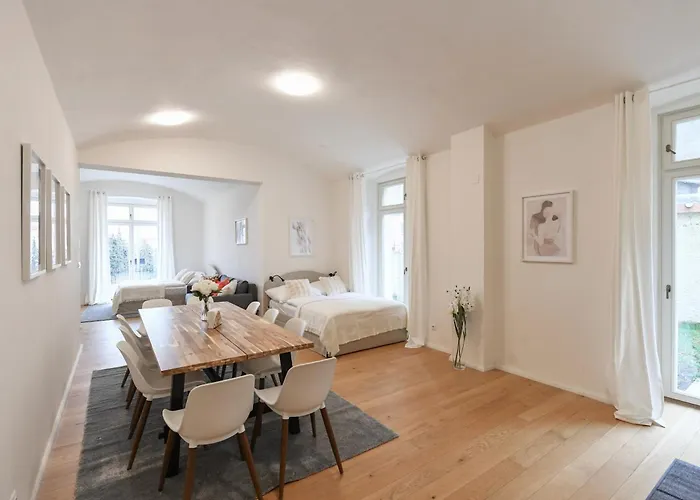 Modern Luxury With Garden Διαμέρισμα *