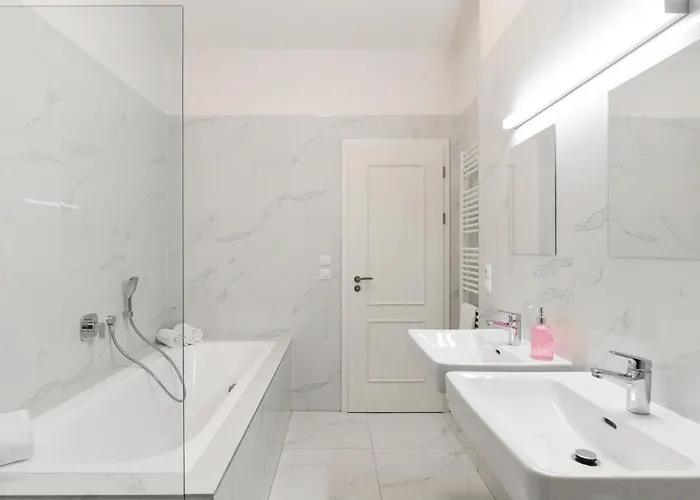 Modern Luxury With Garden Διαμέρισμα *