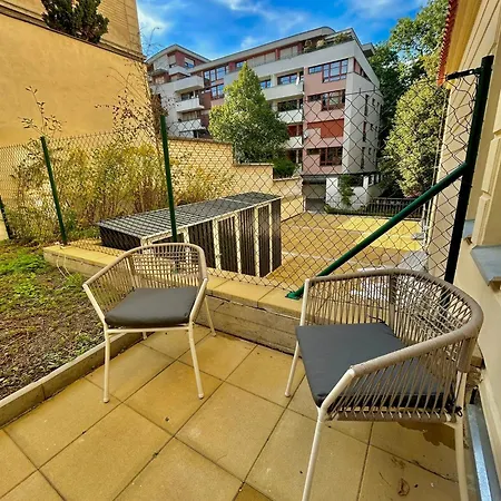 Daire Modern Luxury With Garden *
